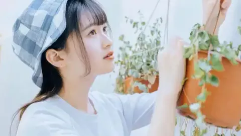 女子在商场4楼坠亡