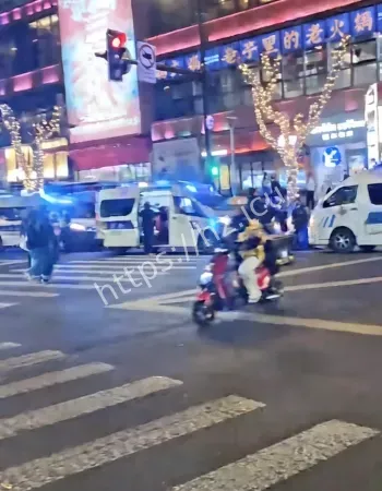 上海淮海中路车祸